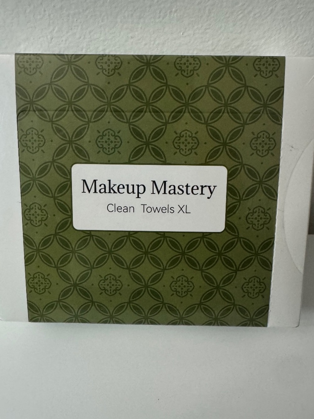 NEW Makeup Mastery Clean Towels XL 15 Count Disposable Face Towels 10" x 12"